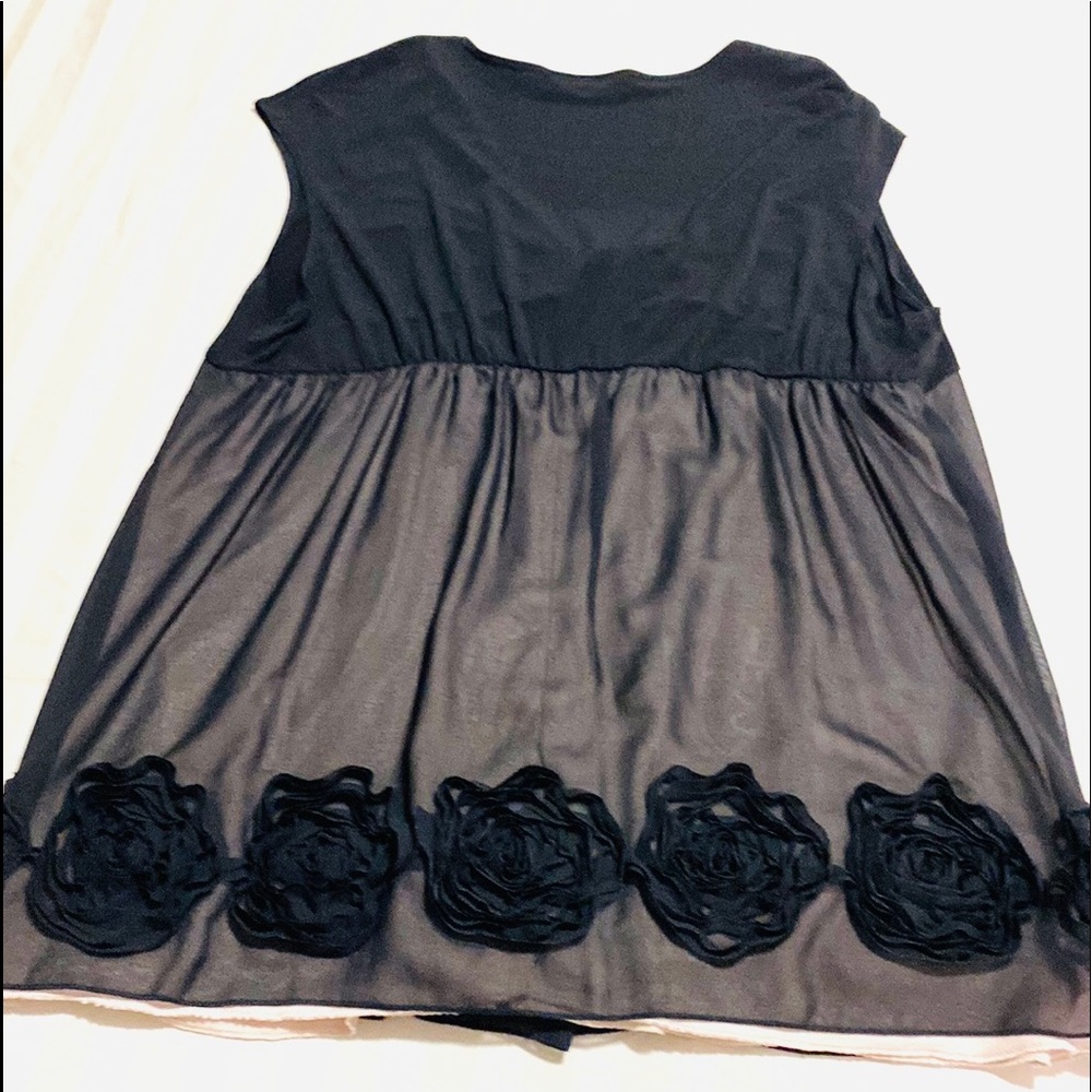 Cute sleeveless top